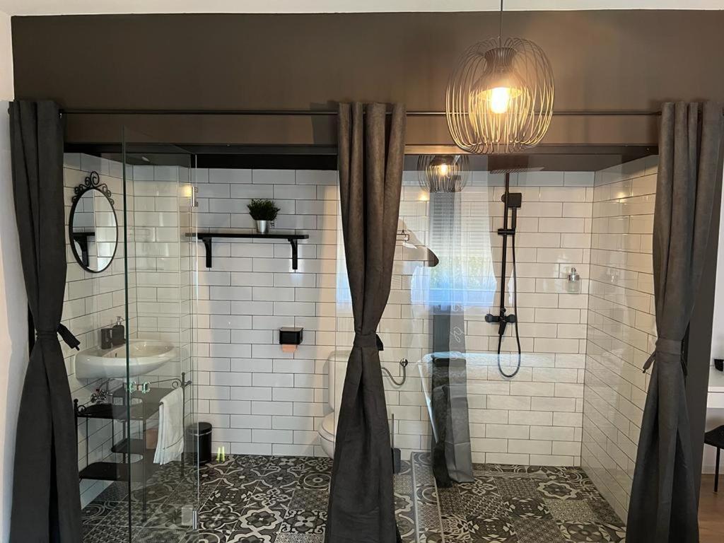 4 Stars Rooms Near Airport Scitarjevo Экстерьер фото