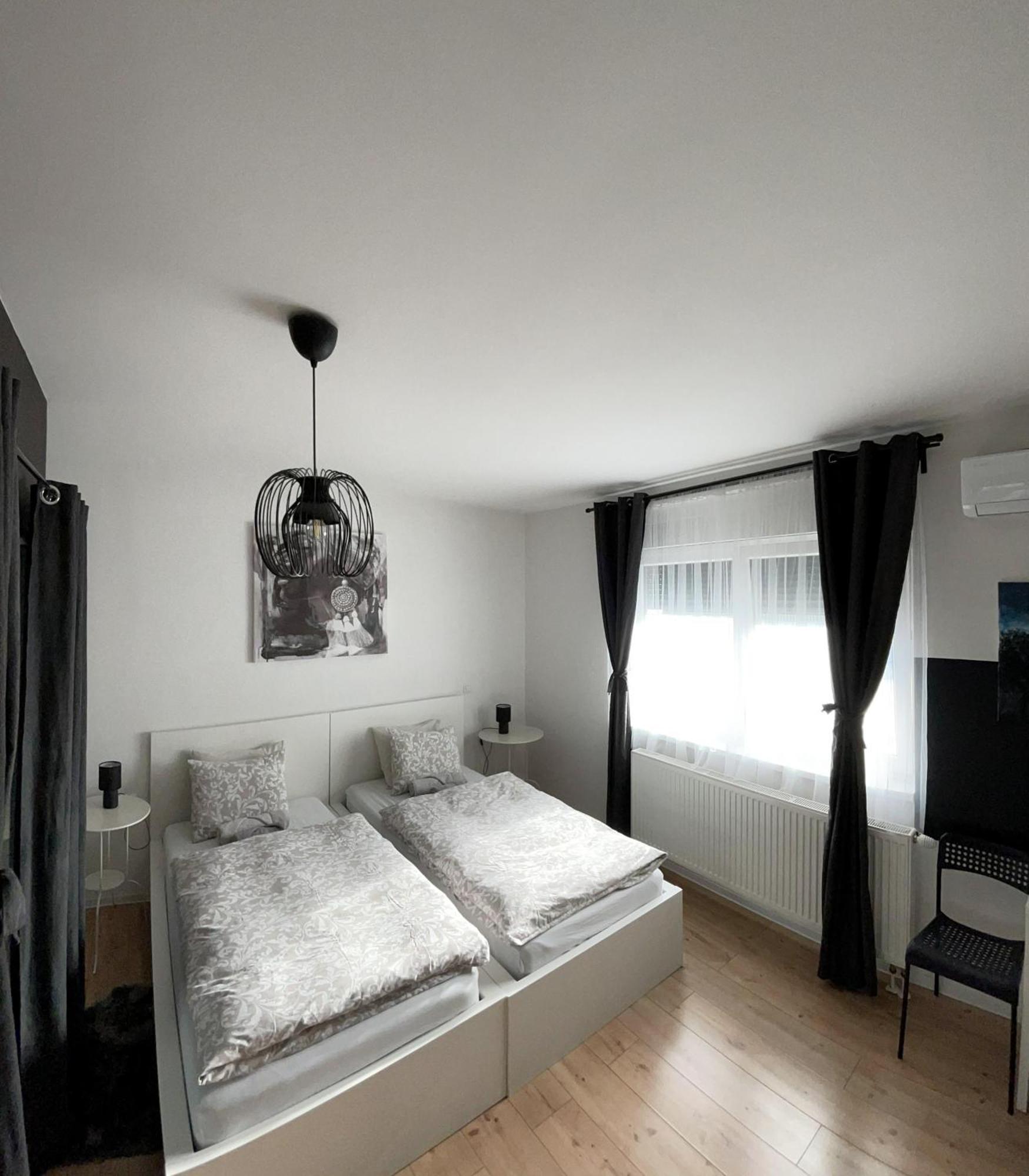 4 Stars Rooms Near Airport Scitarjevo Экстерьер фото